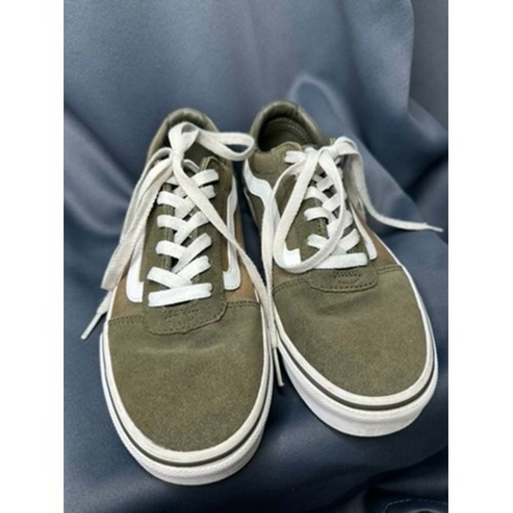 Vans Ward Low Top Sneakers Olive Green Suede Canvas Womens 8 Men 6.5 Skate Shoes